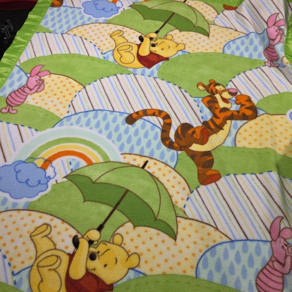 Vtg Disney Winnie the Pooh & Friends Fleece Baby Blanket Satin Trim Green 41x33